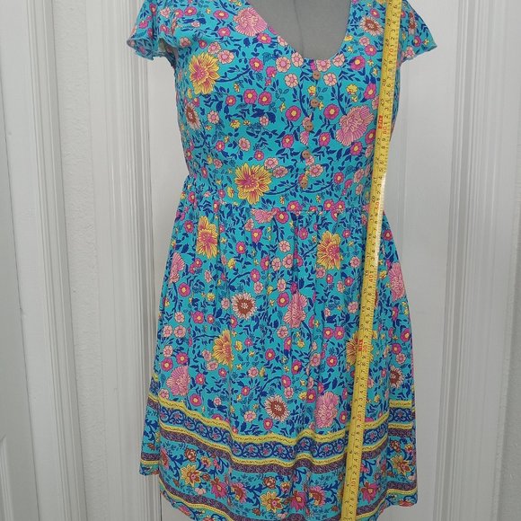 Kirundo Woman's Dress. - Picture 8 of 9